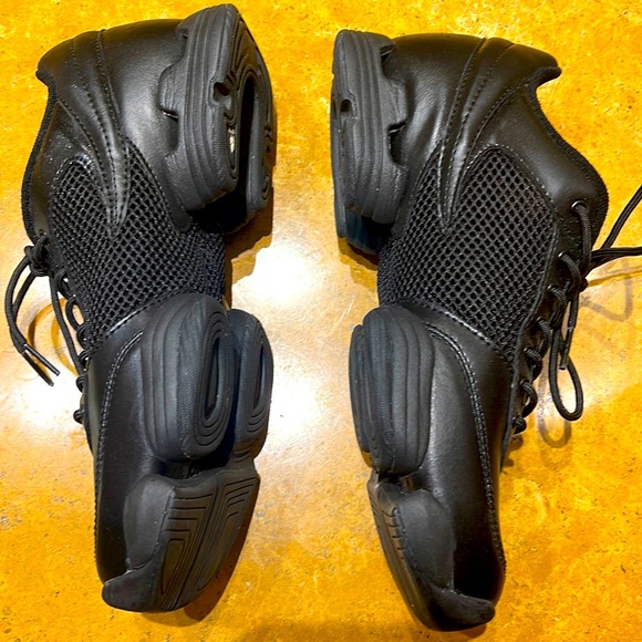 Motionwear Shoes - Motion Wear tennis shoe/jazz dance shoe